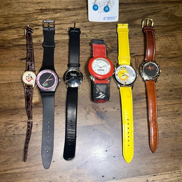 💥VTG Jewelry Lot Bundle of 7 Count Pieces (6 Watches & 1 Set Ear Ring ASS. style - Picture 1 of 16
